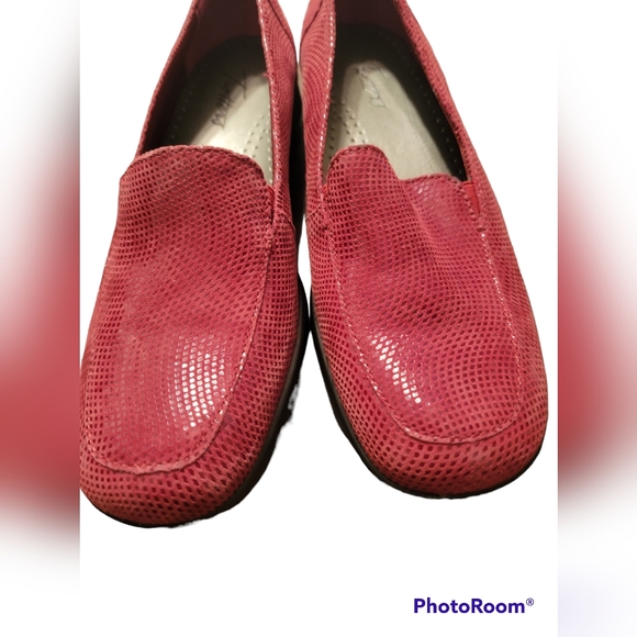 Trotters Jenn Mini Dots loafers - Picture 5 of 11